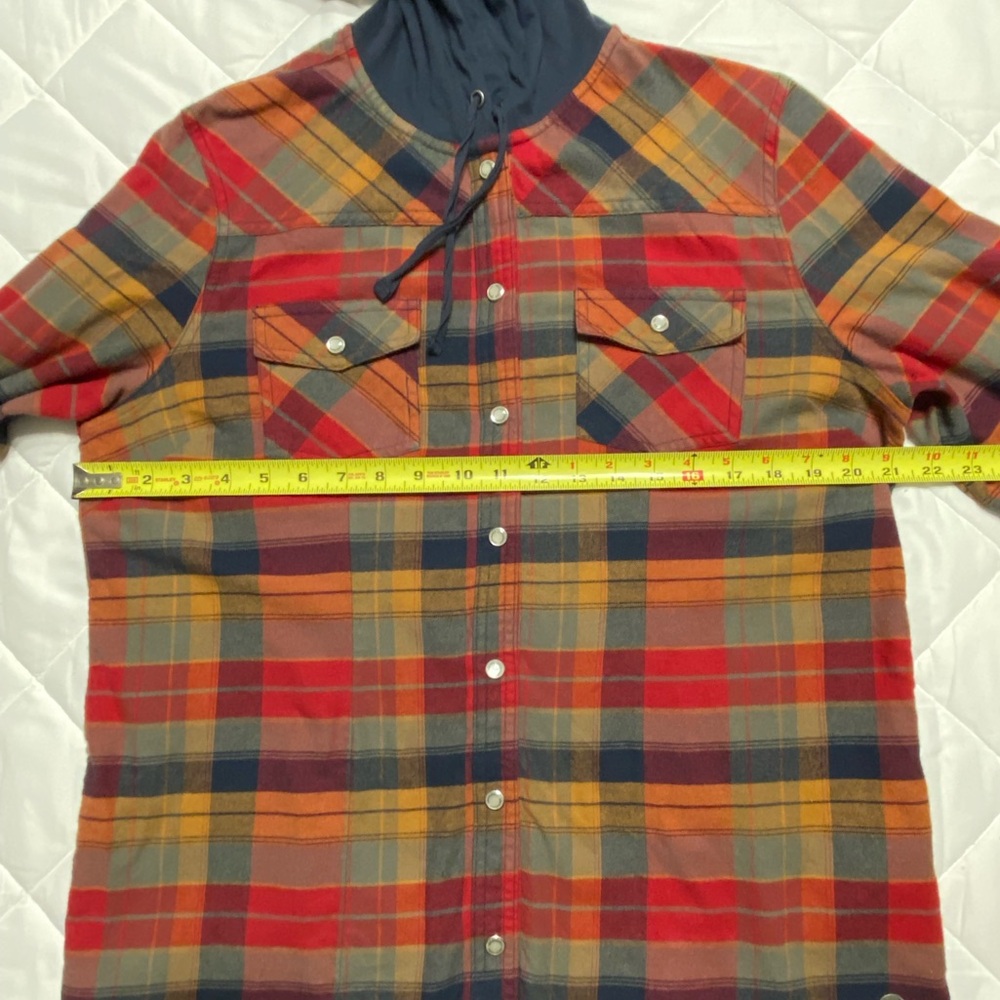 Legendary Whitetails hooded heavyweight stretch flannel in size Large - Picture 4 of 6